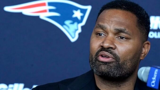 Patriots_Mayo_Football_52845-65b30cfa086a8-768x432