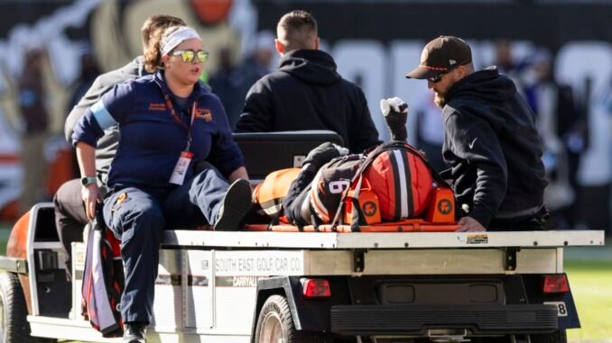 browns-lb-hospitalized-neck-injury